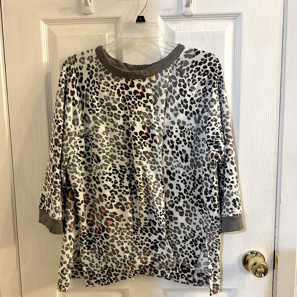 Secret Treasurer cute leopard print pjs sz 26-18 XL
